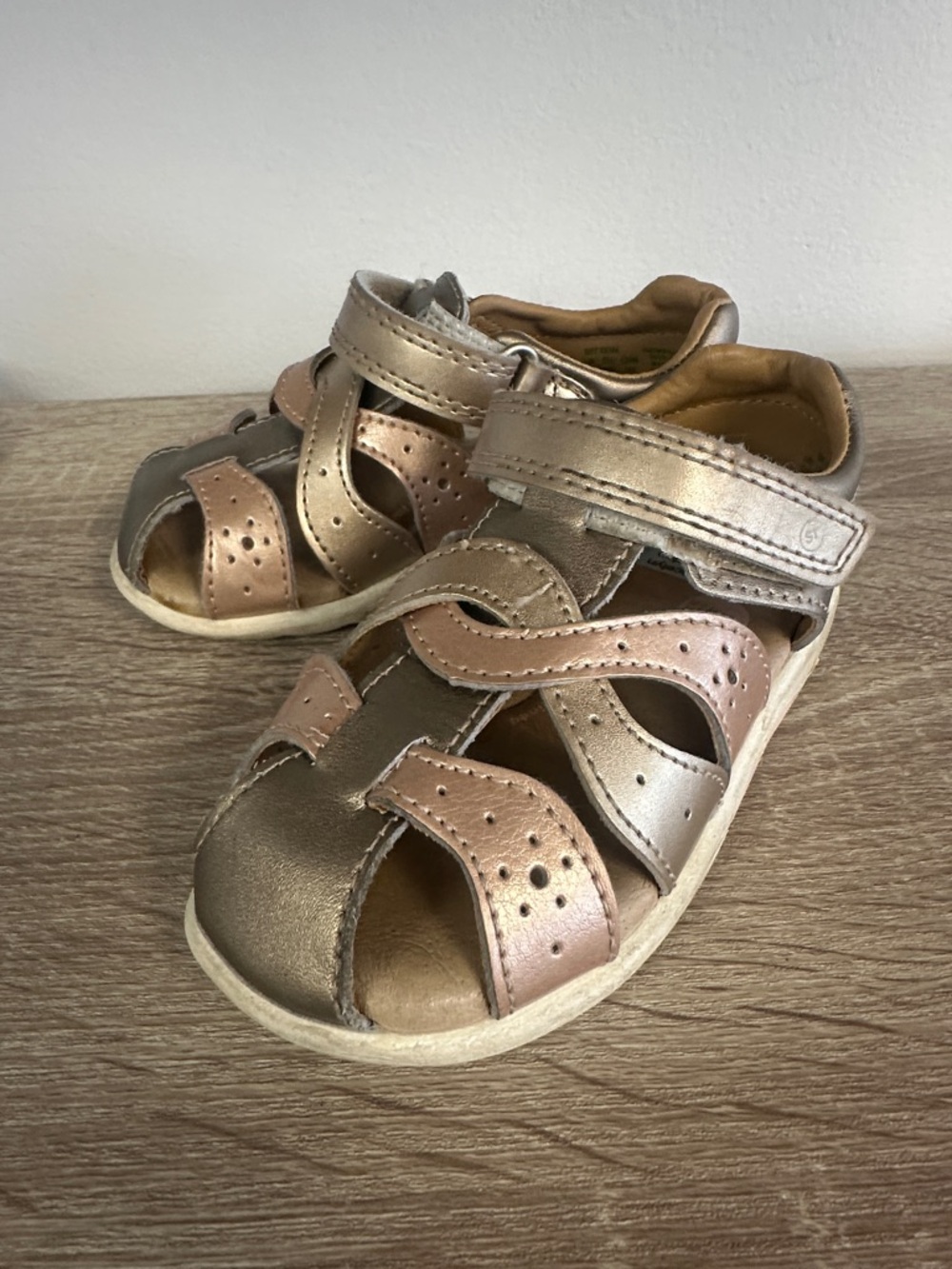 Stride Rite Rose Gold Metallic Summer Waves Sandal 7.5w Xena